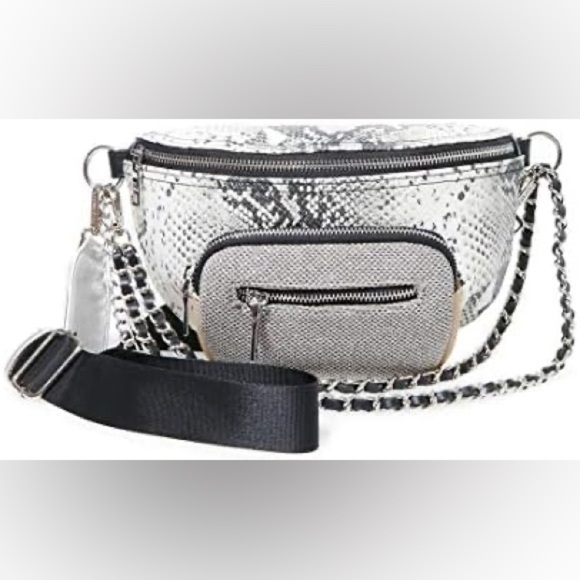 Steve Madden BSUMMIT Snake Print Convertible Belt Bag/ Bum Bag | NEW/NWT!🩶🖤 - Picture 1 of 11